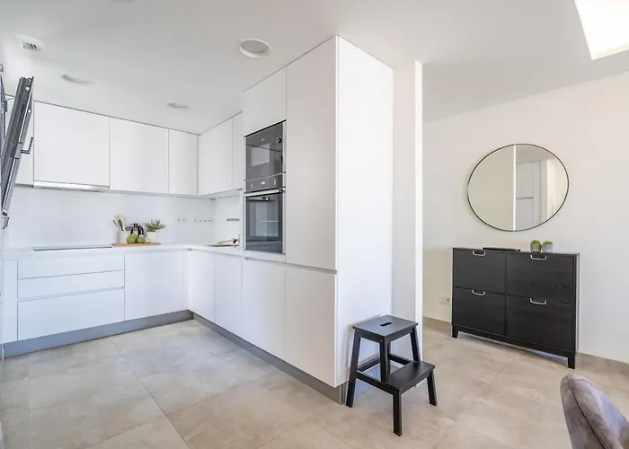 Inf2.6f - Modern And Bright *