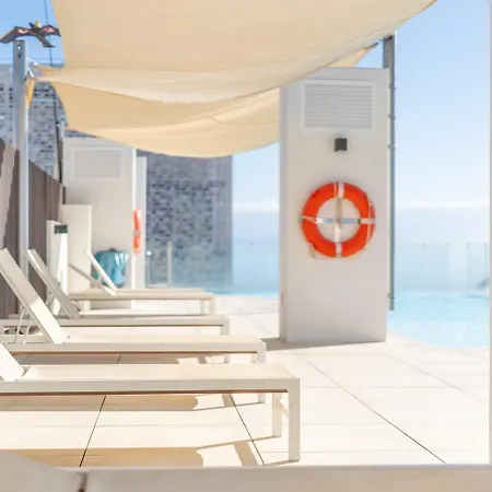 Inf2.6f - Modern And Bright Apartment