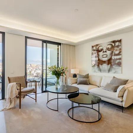 Inf26f - Modern And Bright Apartment